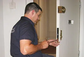 Valley Village Locksmith Store Valley Village, CA 818-942-3093 - Expert-20Locksmith